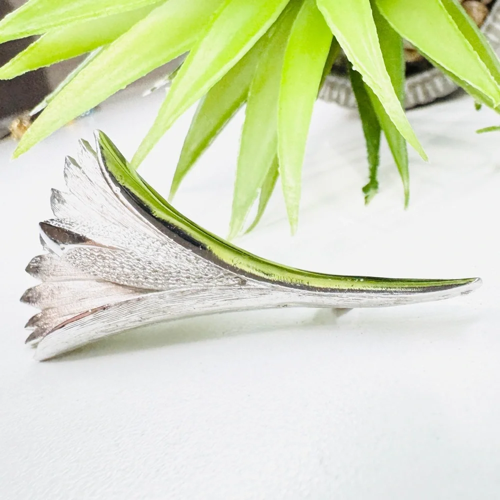 Vintage 40s Coro Retro Abstract Calla Lily Flower Pin Silver Tone Brooch
